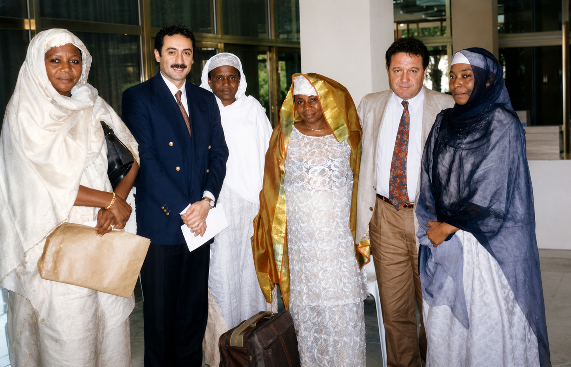 Encuentro grupal en un edificio institucional de Sokoto durante la Travesía Nigeriana